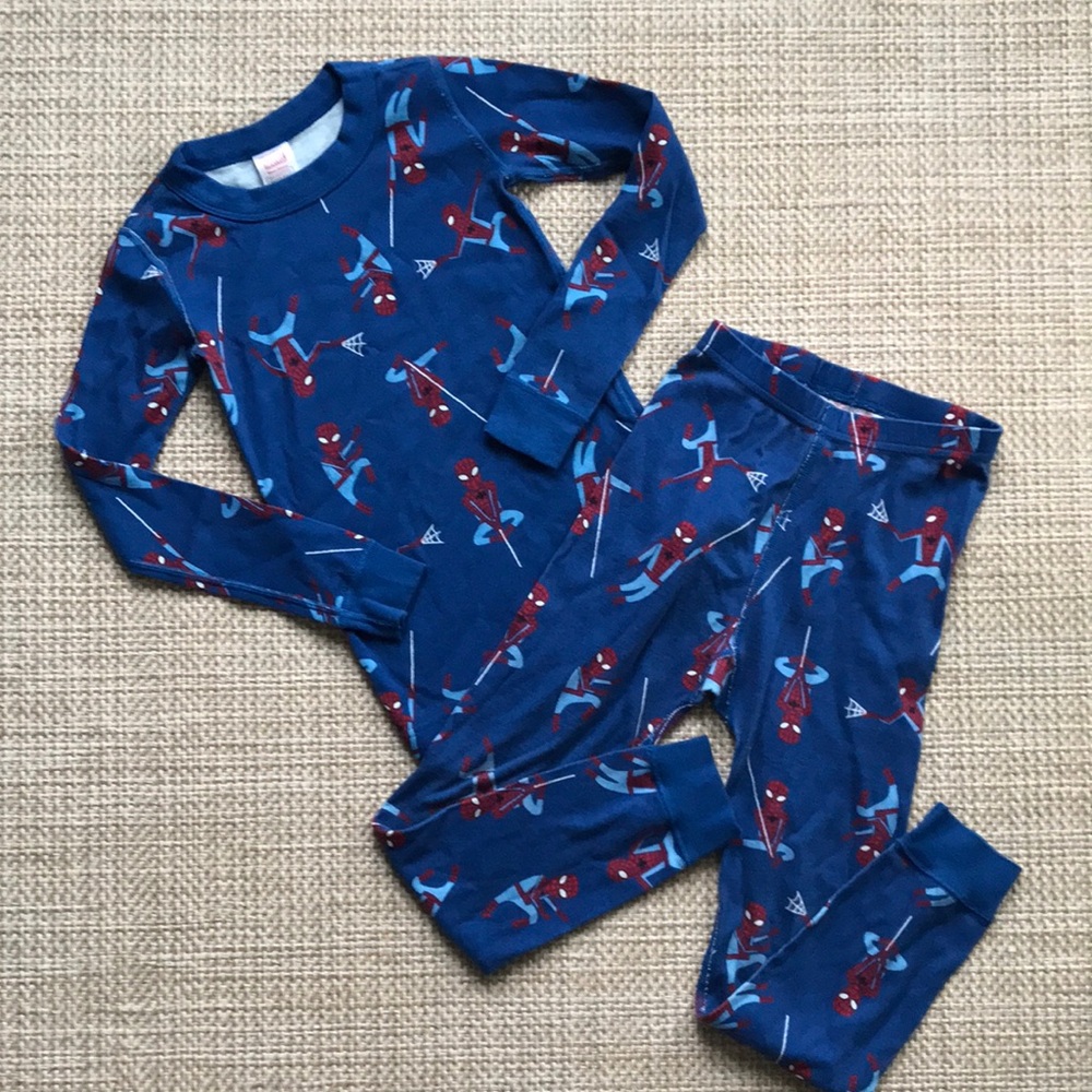 Hanna Andersson Organic Pajamas (size 120)